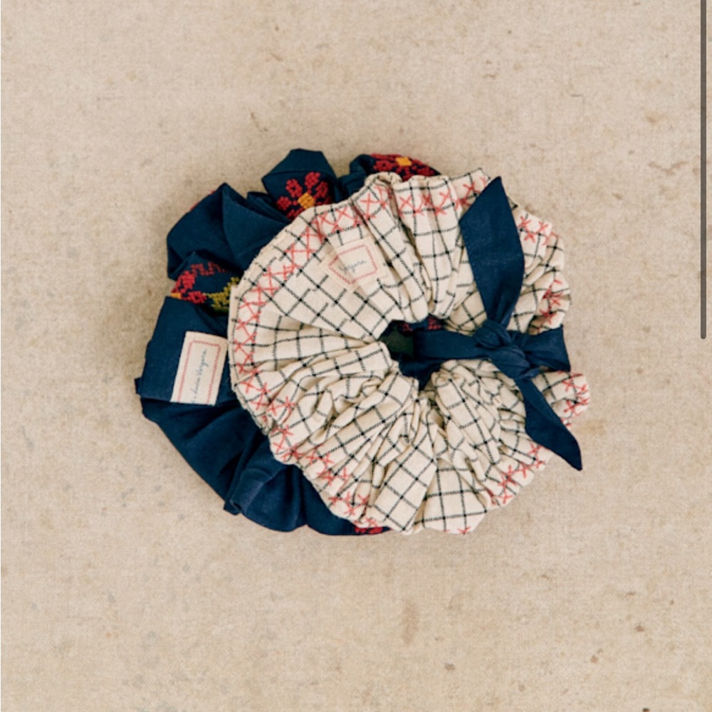 Sezane & Lucia Vergara Navy and Cream Patterned Scrunchie Set